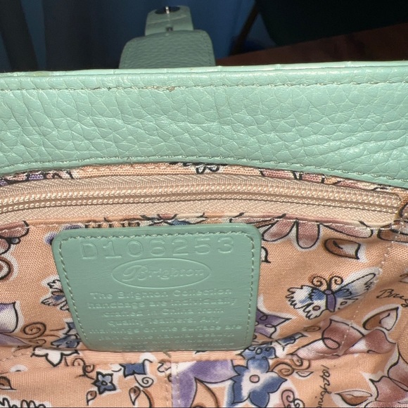3/$30 ๐ธ Brighton leather pale green shoulder bag - Picture 6 of 8